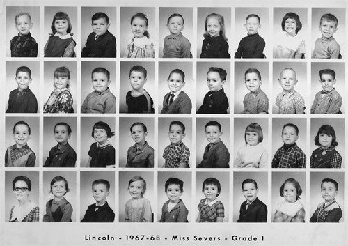 Lincoln First Grade Class><br><1968
